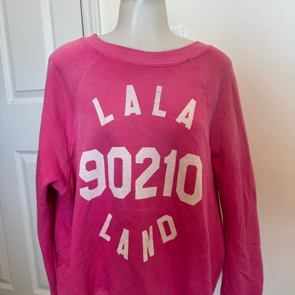 WILDFOX 90210 PINK CREWNECK MEDIUM - Picture 3 of 5